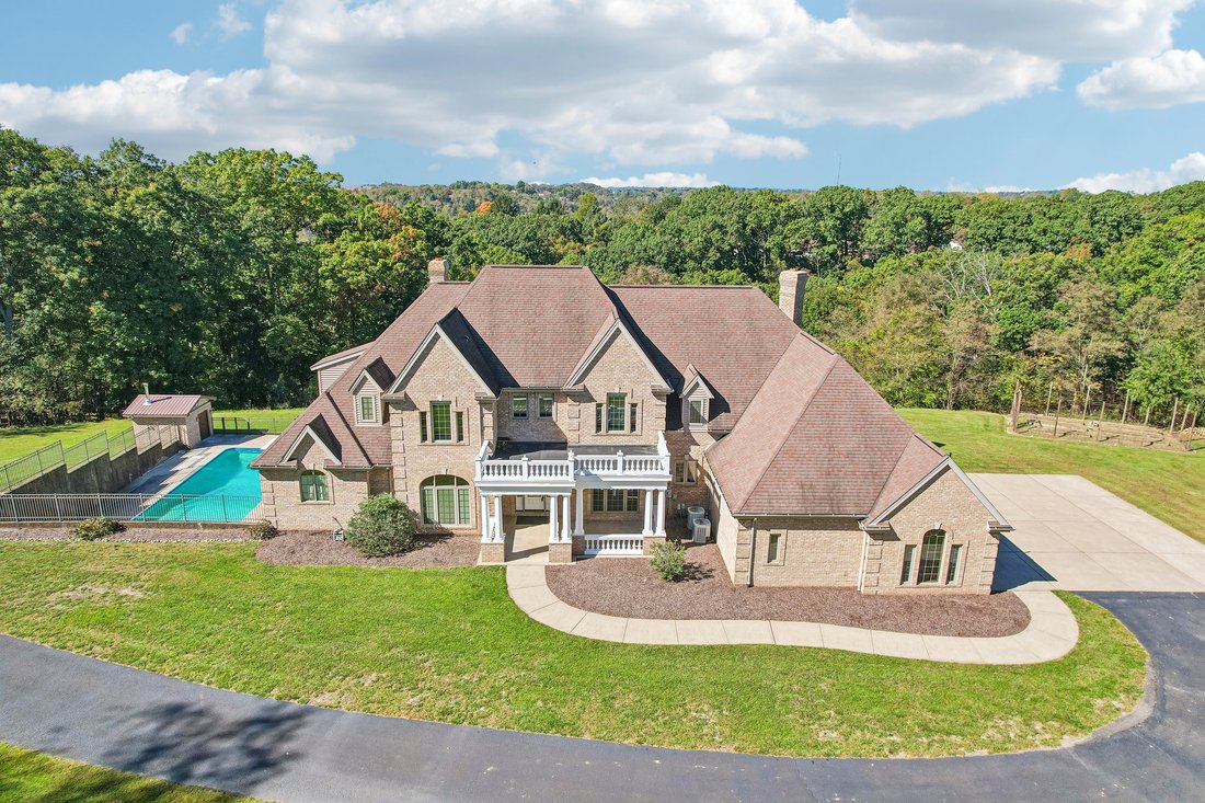 House in Monroeville, Pennsylvania, United States 1 - 19099082