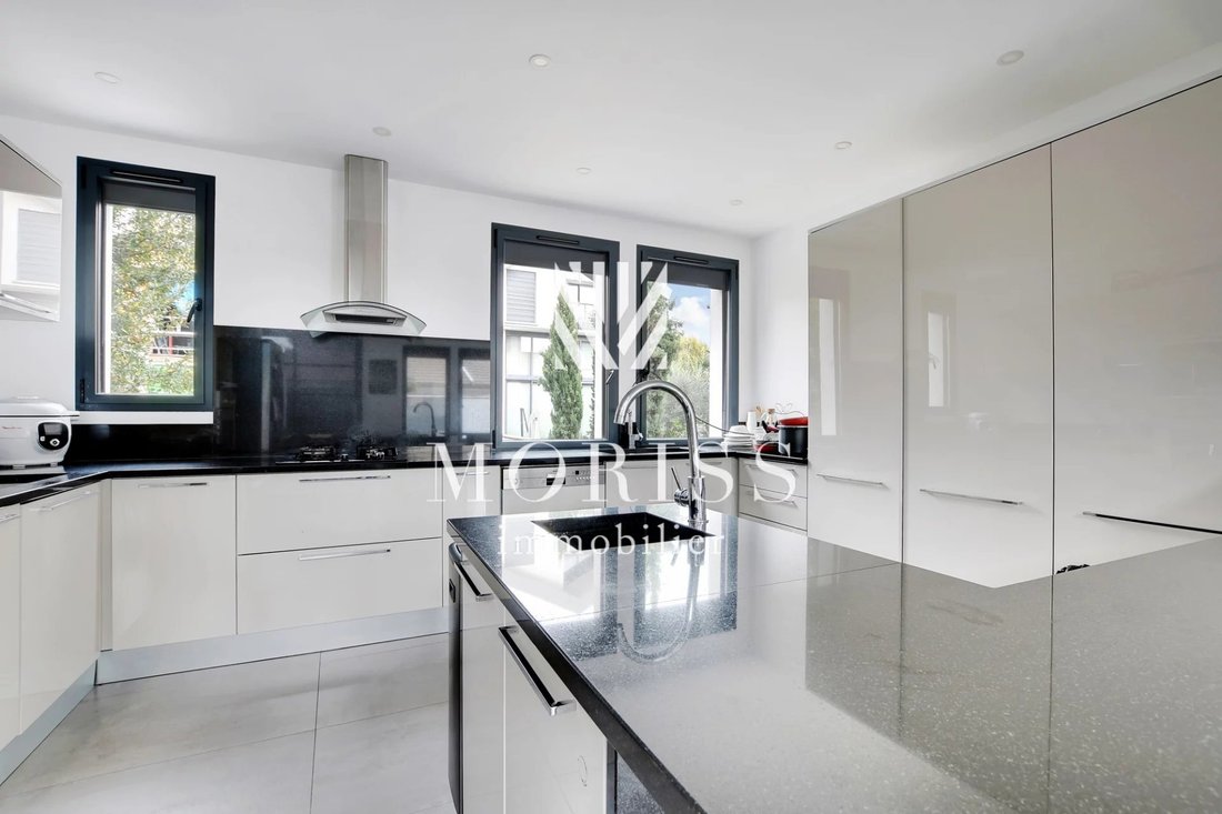 House in Nogent-sur-Marne, Ile-de-France, France 4 - 12466146