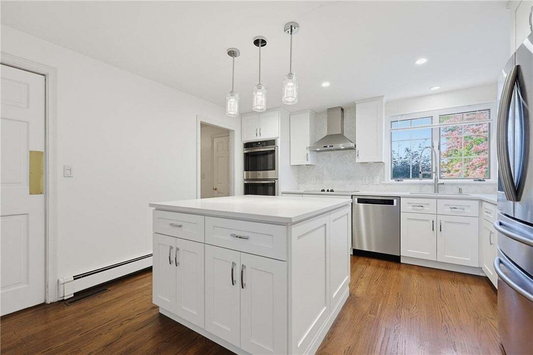 House in Cranston, Rhode Island, United States 4 - 19096496