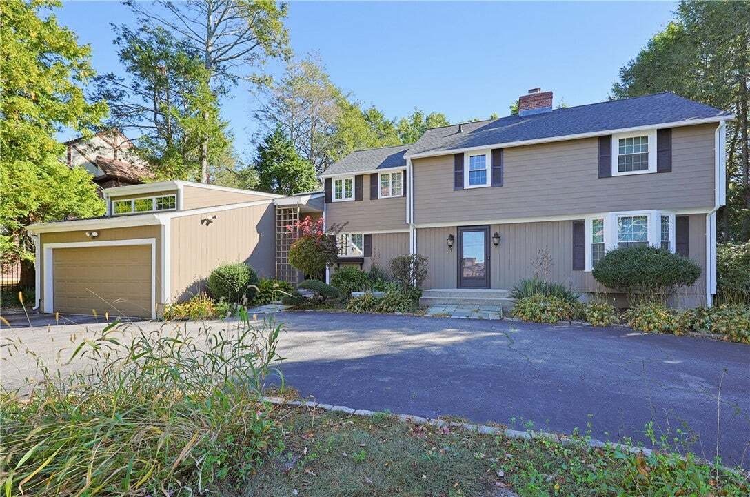 House in Cranston, Rhode Island, United States 1 - 19096496