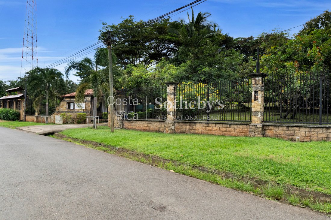 Estate in Punta Arenas, Puntarenas Province, Costa Rica 4 - 19096003