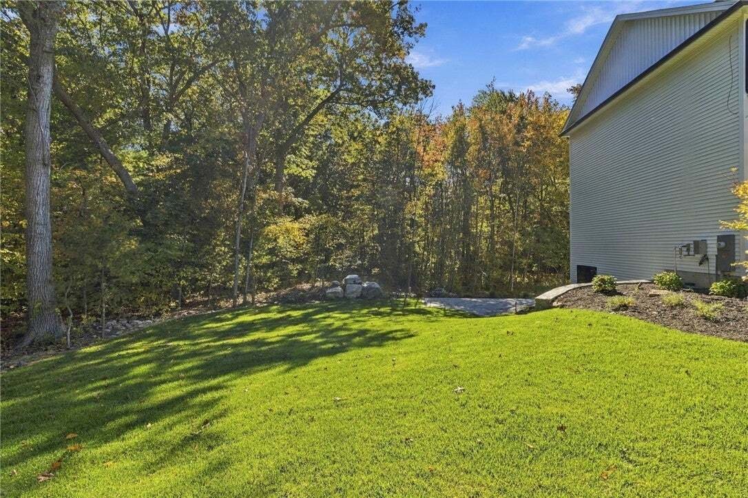 House in Cranston, Rhode Island, United States 5 - 19096492