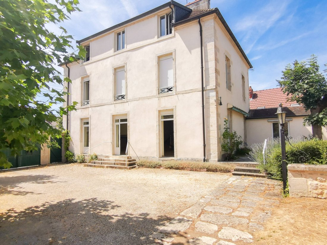 Maison à Arc-sur-Tille, Bourgogne-Franche-Comté, France 1 - 19095159