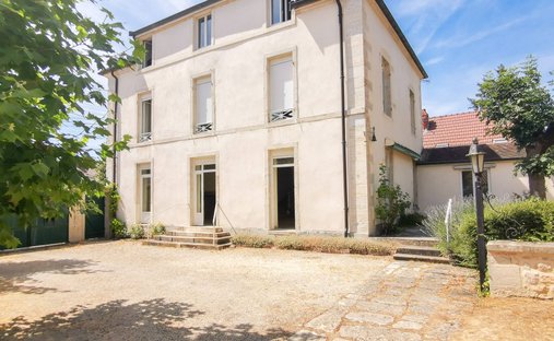 Casa a Arc-sur-Tille, Borgogna-Franca Contea, Francia 1