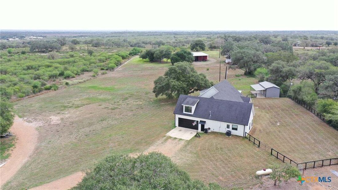 House in Cuero, Texas, United States 3 - 19096448