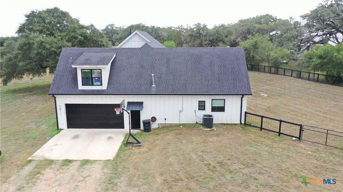 House in Cuero, Texas, United States 2 - 19096448