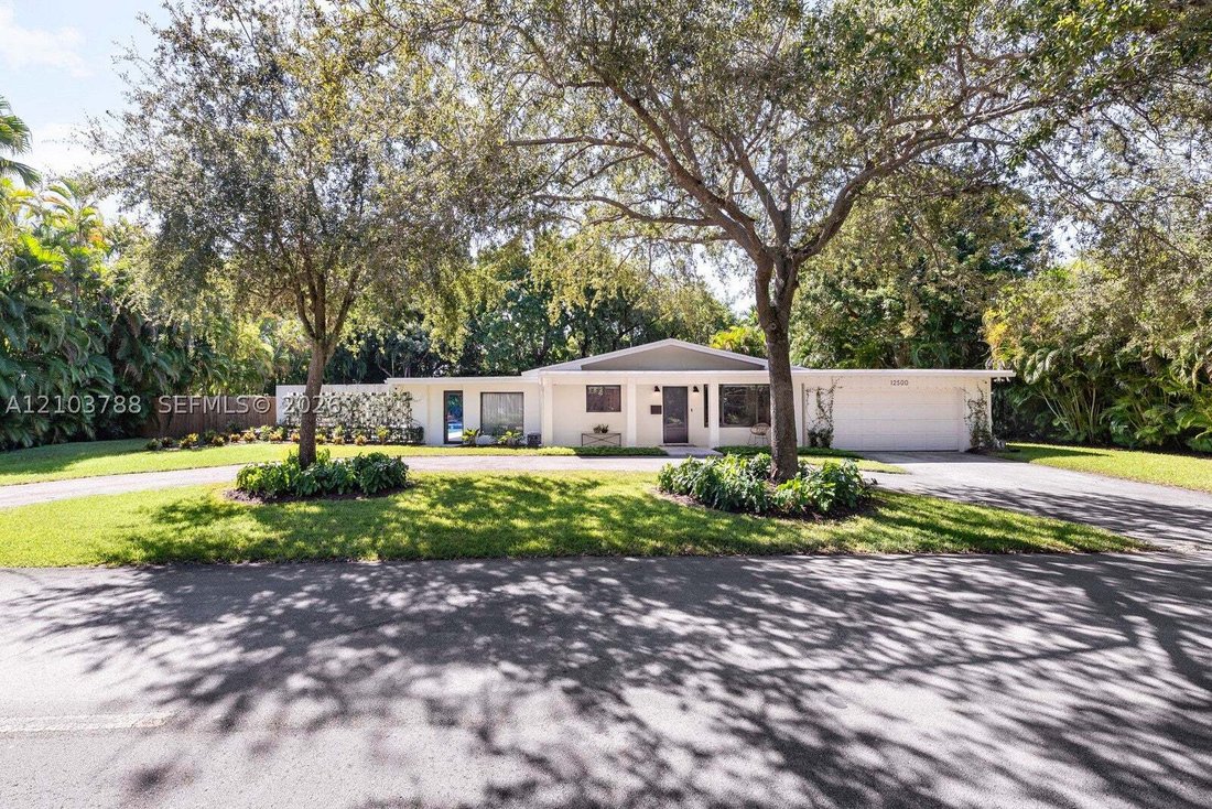 Casa a Coral Gables, Florida, Stati Uniti 1 - 19097017