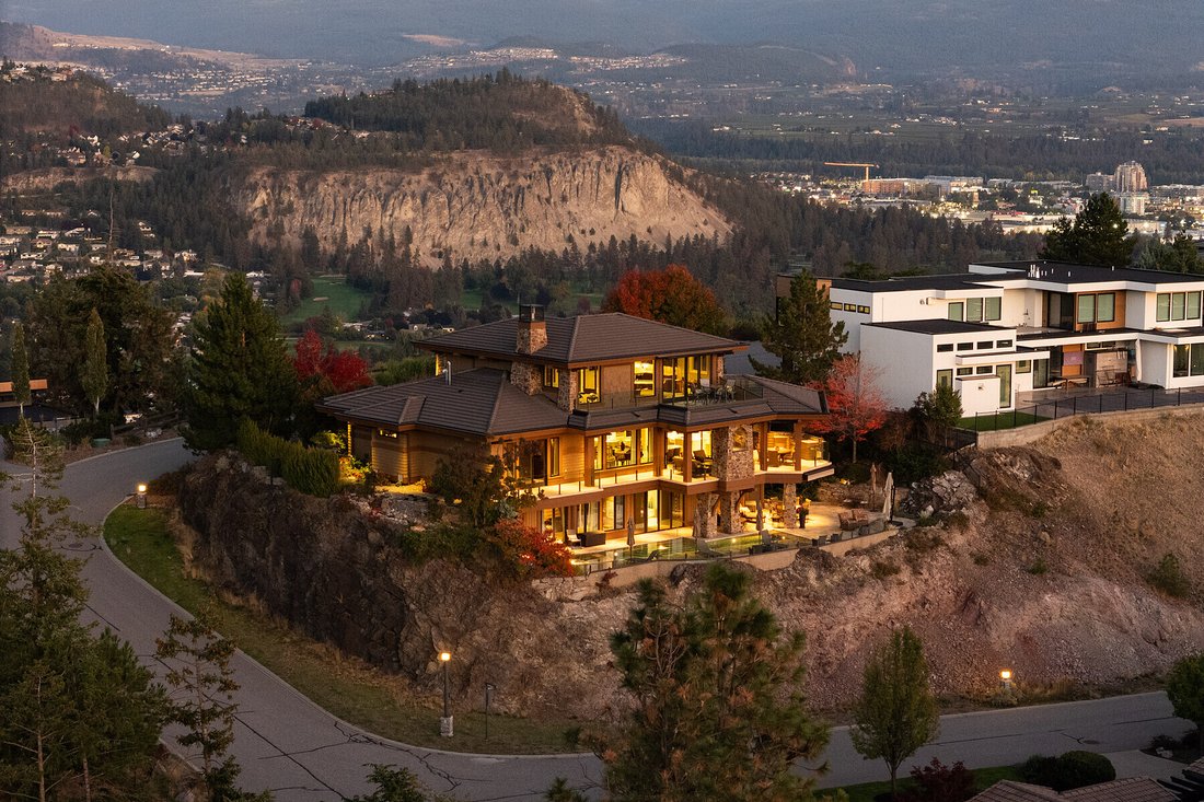 Haus in Kelowna, Britisch-Kolumbien, Kanada 2 - 19096128