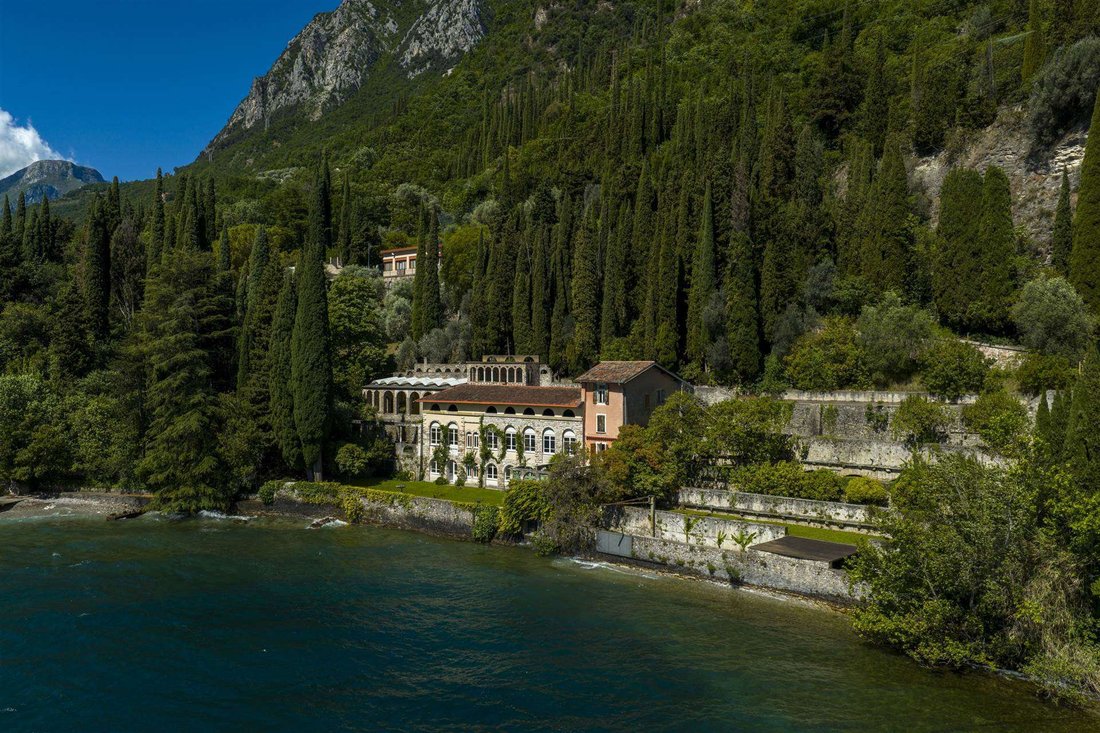 Villa en Gargnano, Lombardía, Italia 1 - 19094972