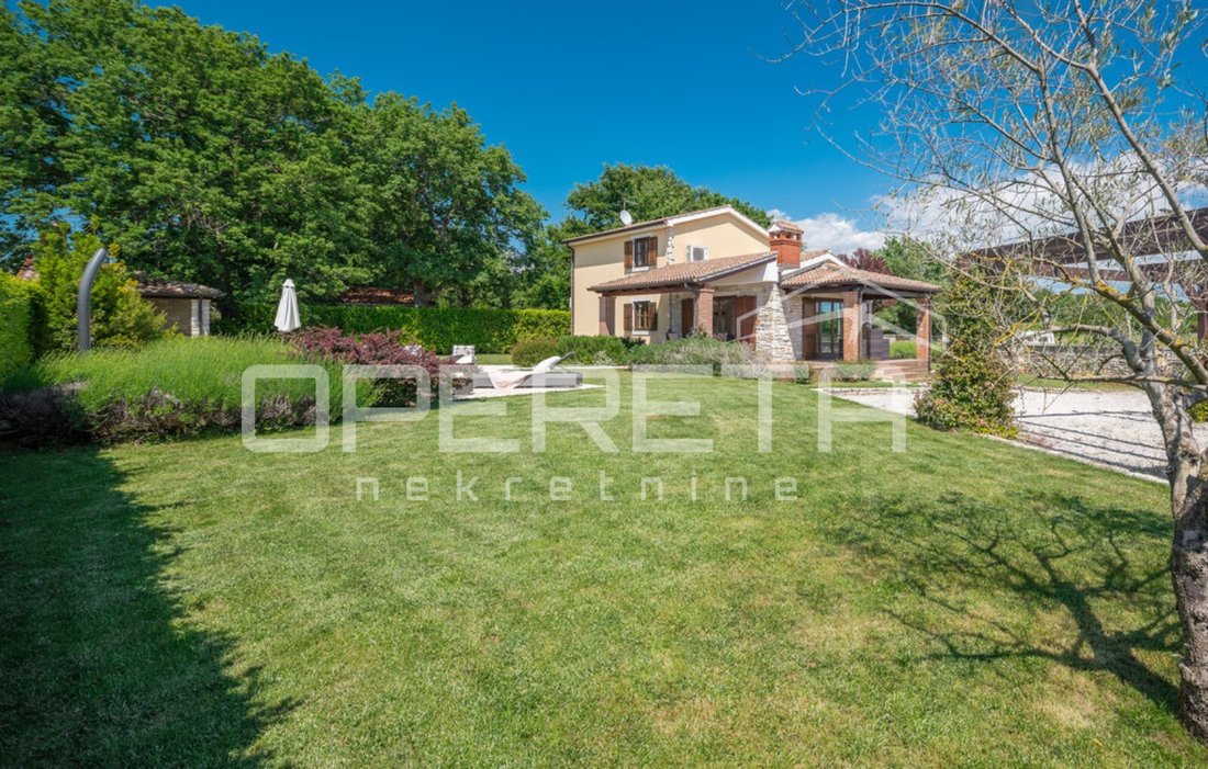 Casa en Sveti Lovrec Pazenaticki, Istria, Croacia 1 - 19097747