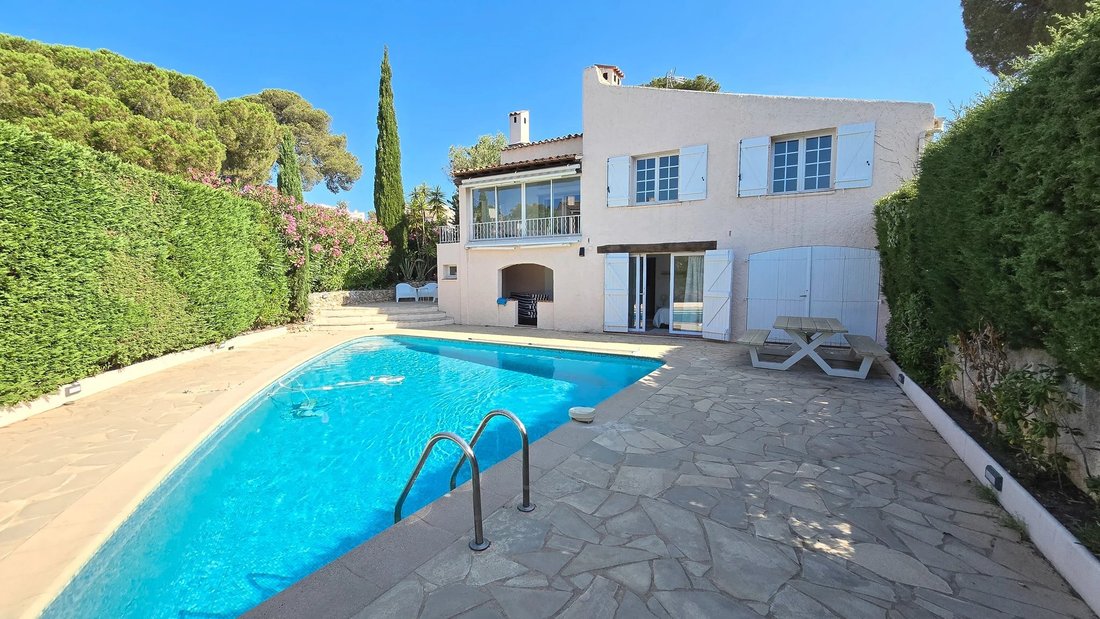 Villa in Plateau Notre Dame Sud-Bord de mer-Beaurivage, Saint-Raphaël, Frankreich 1 - 17602410