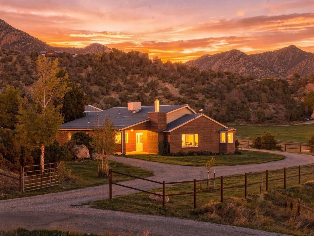 House in Silt, Colorado, United States 1 - 19096224