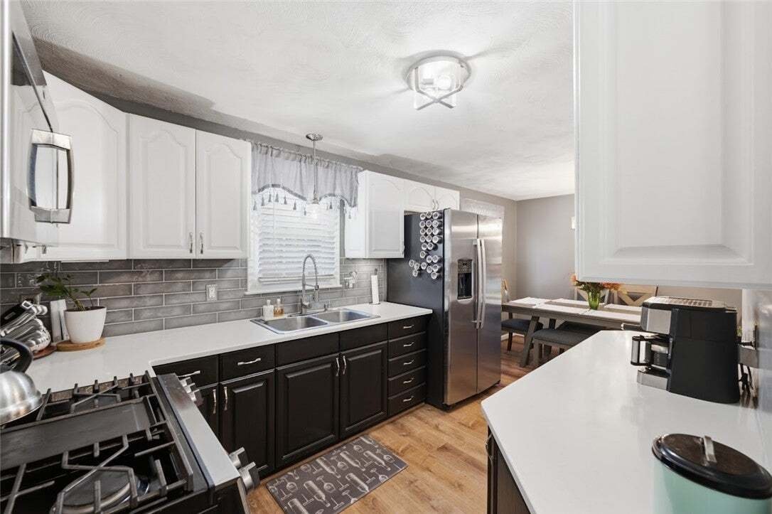 House in Warwick, Rhode Island, United States 5 - 19089776