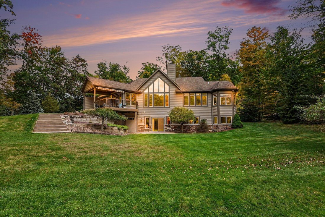 House in Alto, Michigan, United States 1 - 19095862