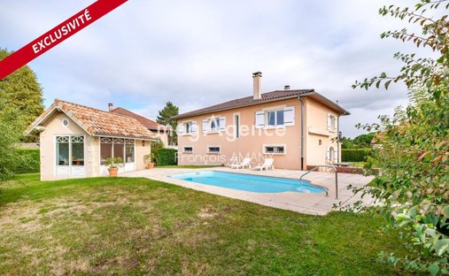 Maison à Dommartin, Auvergne-Rhône-Alpes, France 1