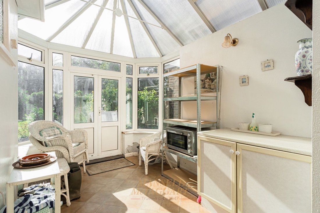 House in Merstham, Reigate and Banstead, England 4 - 19095464
