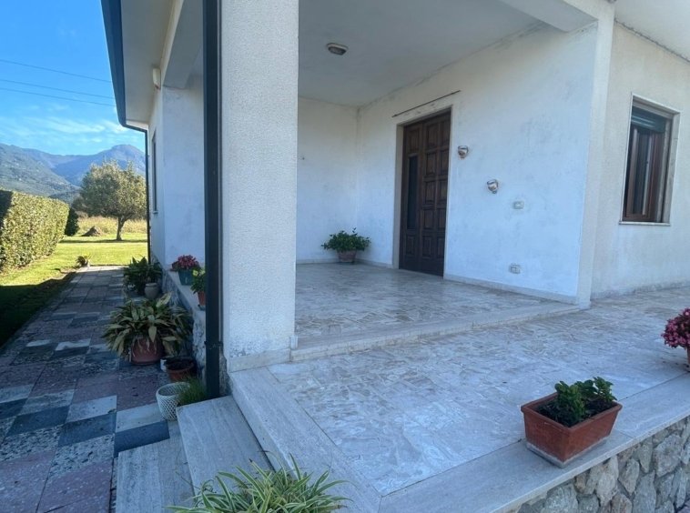Villa in Pietrasanta, Tuscany, Italy 3 - 19094617