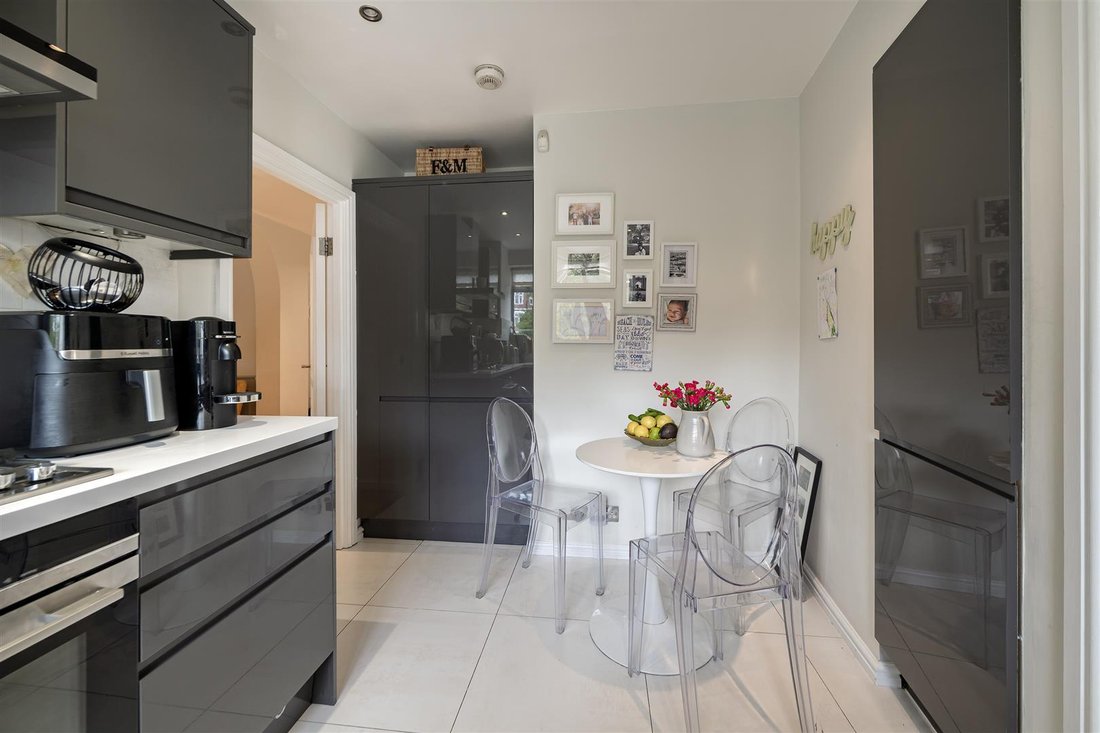 Apartment in Barons Court, Hammersmith and Fulham, England 5 - 19094587