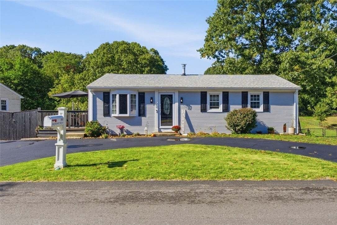 House in Warwick, Rhode Island, United States 2 - 19089776