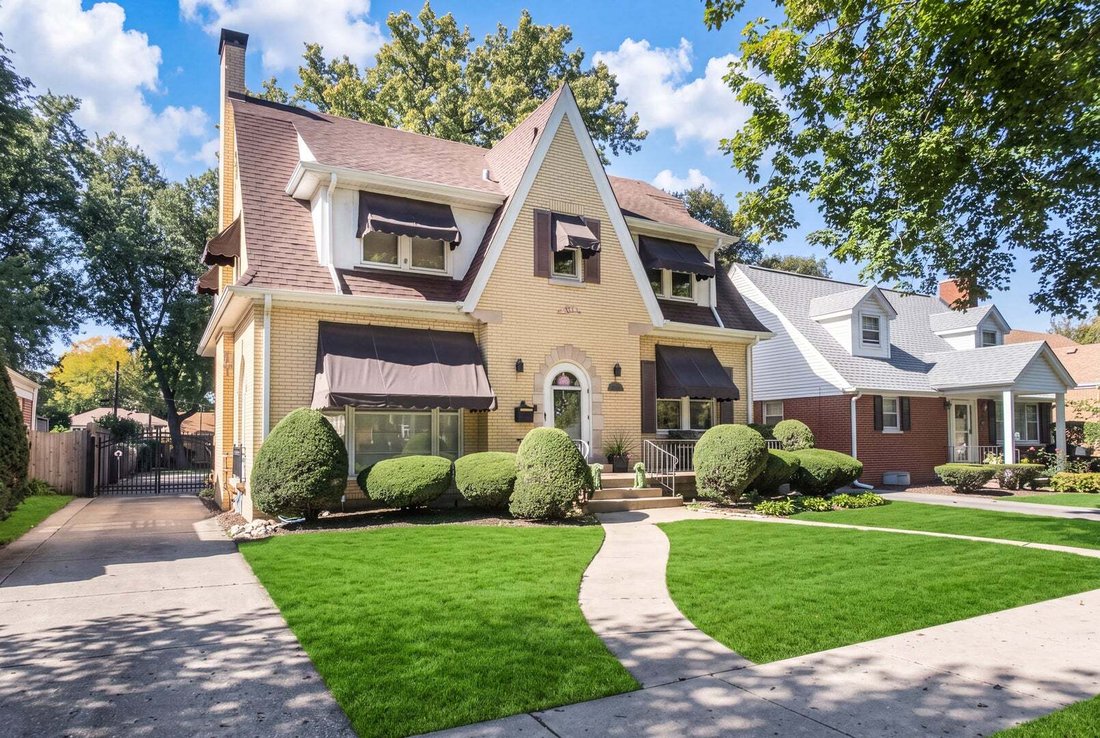 House in Des Plaines, Illinois, United States 1 - 19097346