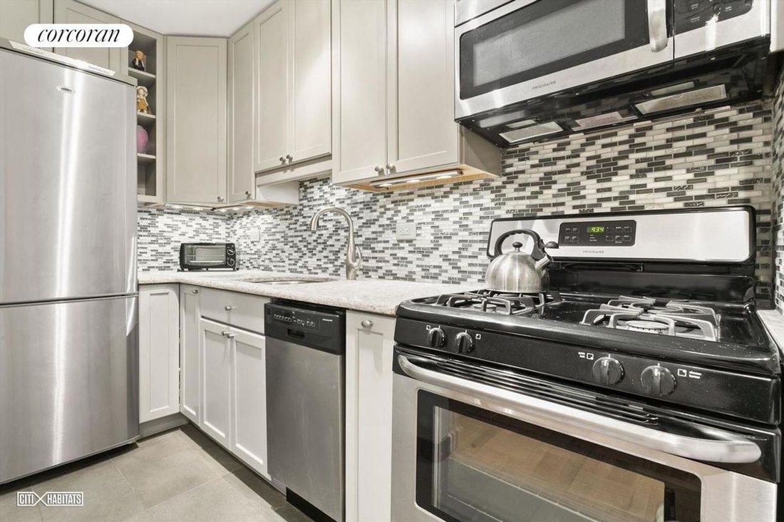Co Op in New York, New York, United States 1 - 19095779