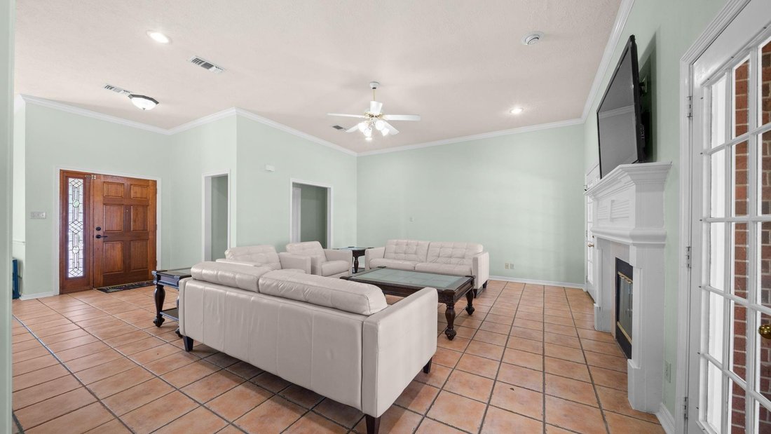 House in Brenham, Texas, United States 4 - 19097610