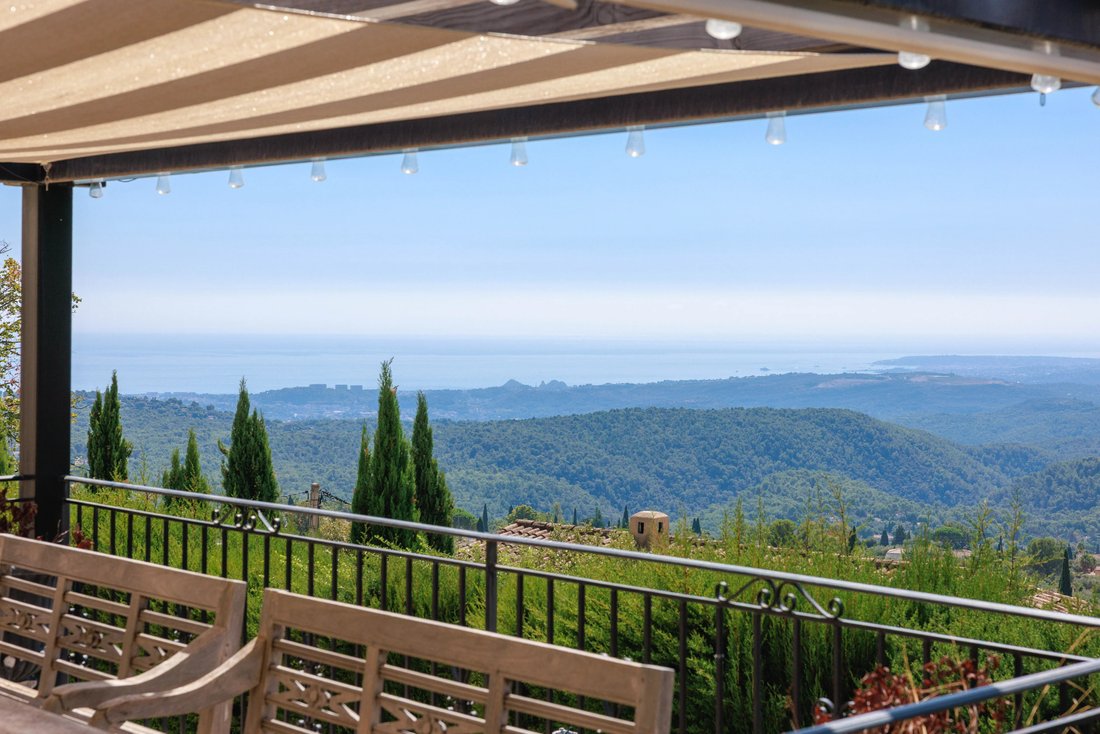Casa a Tourrettes-sur-Loup, Provenza-Alpi-Costa Azzurra, Francia 1 - 19095296