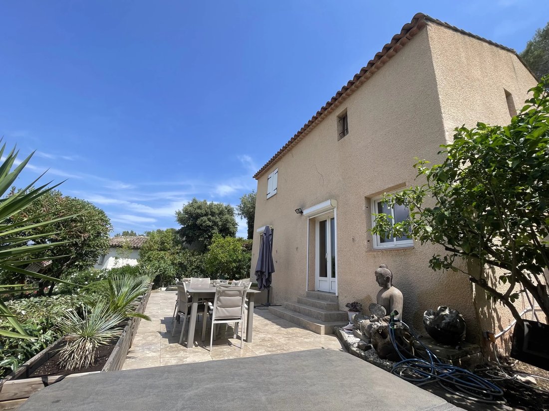 Casa a Aiguebonne, Saint-Raphaël, Francia 1 - 19095084
