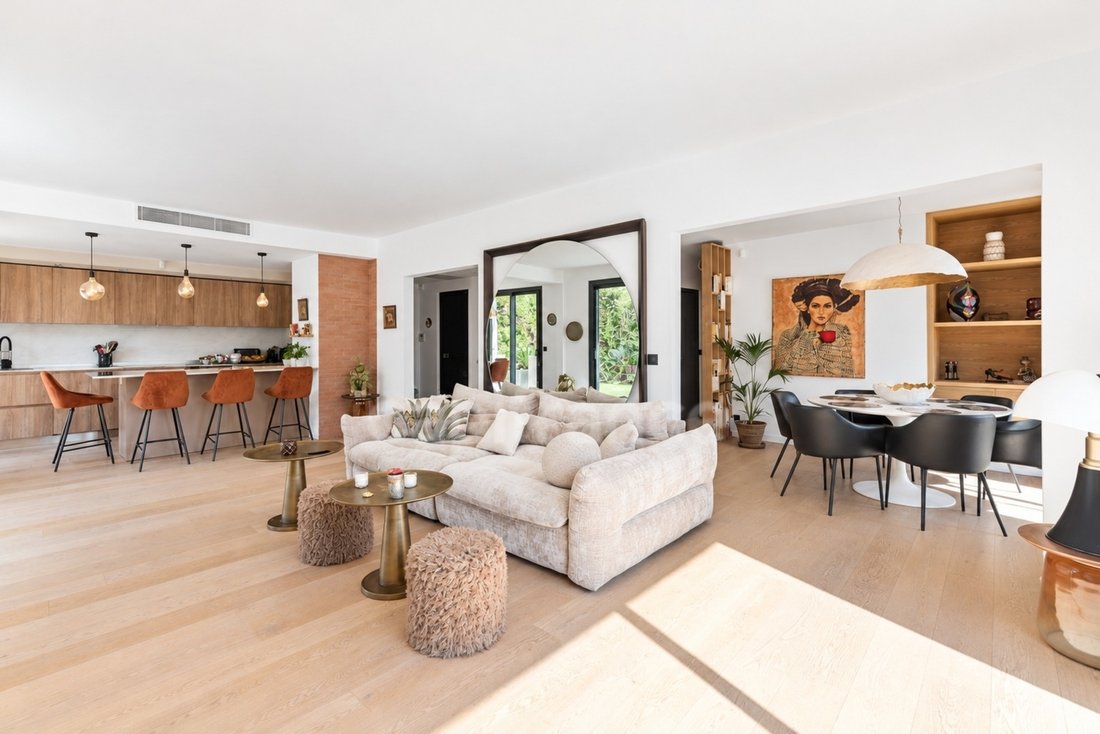 House in Mougins, Provence-Alpes-Côte d'Azur, France 2 - 19097984