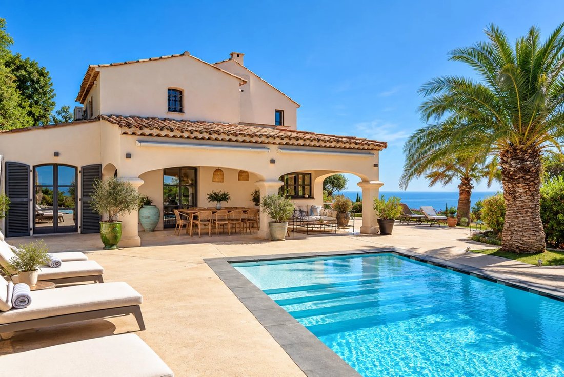 Villa à Les Issambres, Roquebrune-sur-Argens, France 3 - 19095461