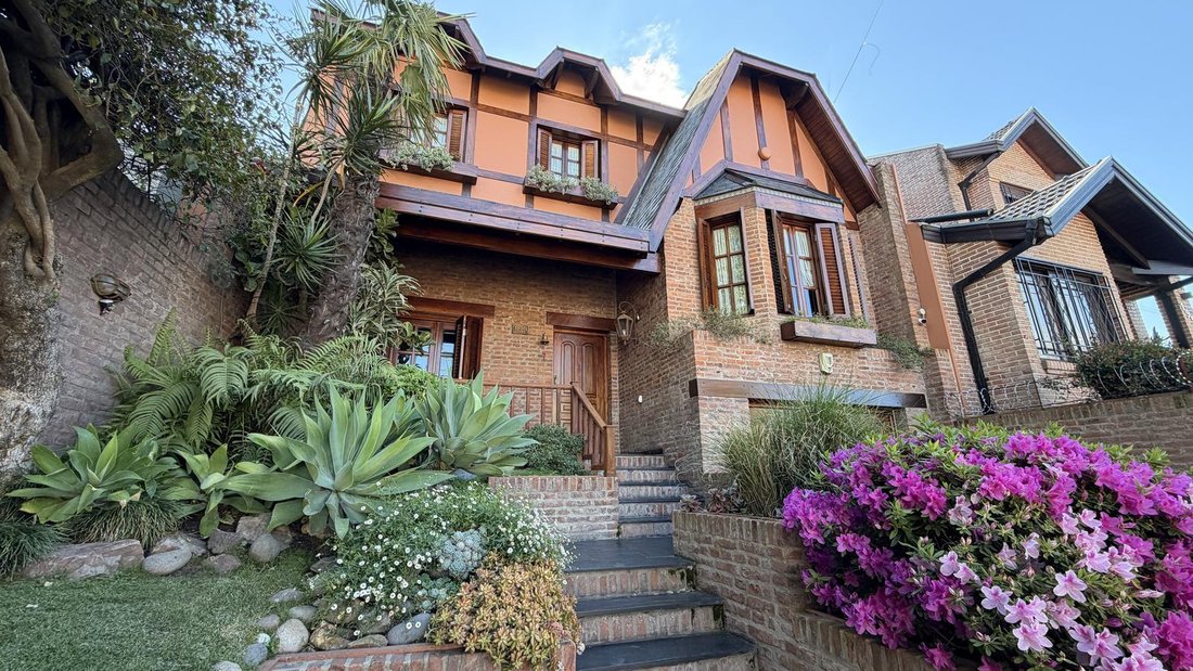 Haus in Banfield, Provinz Buenos Aires, Argentinien 1 - 19095613