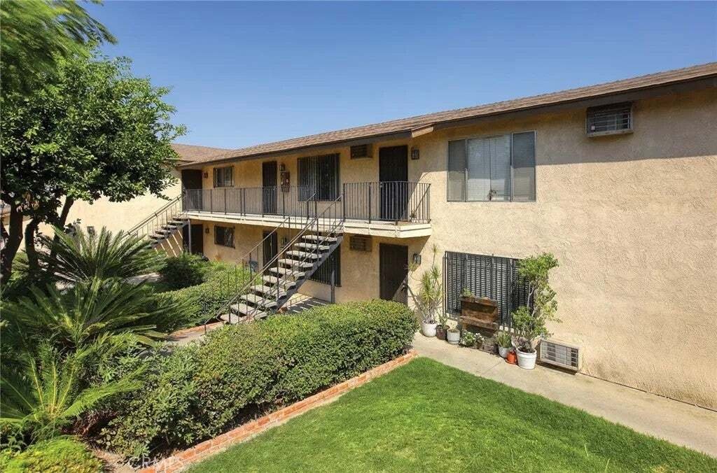 Downey, California, United States 5 - 19097166