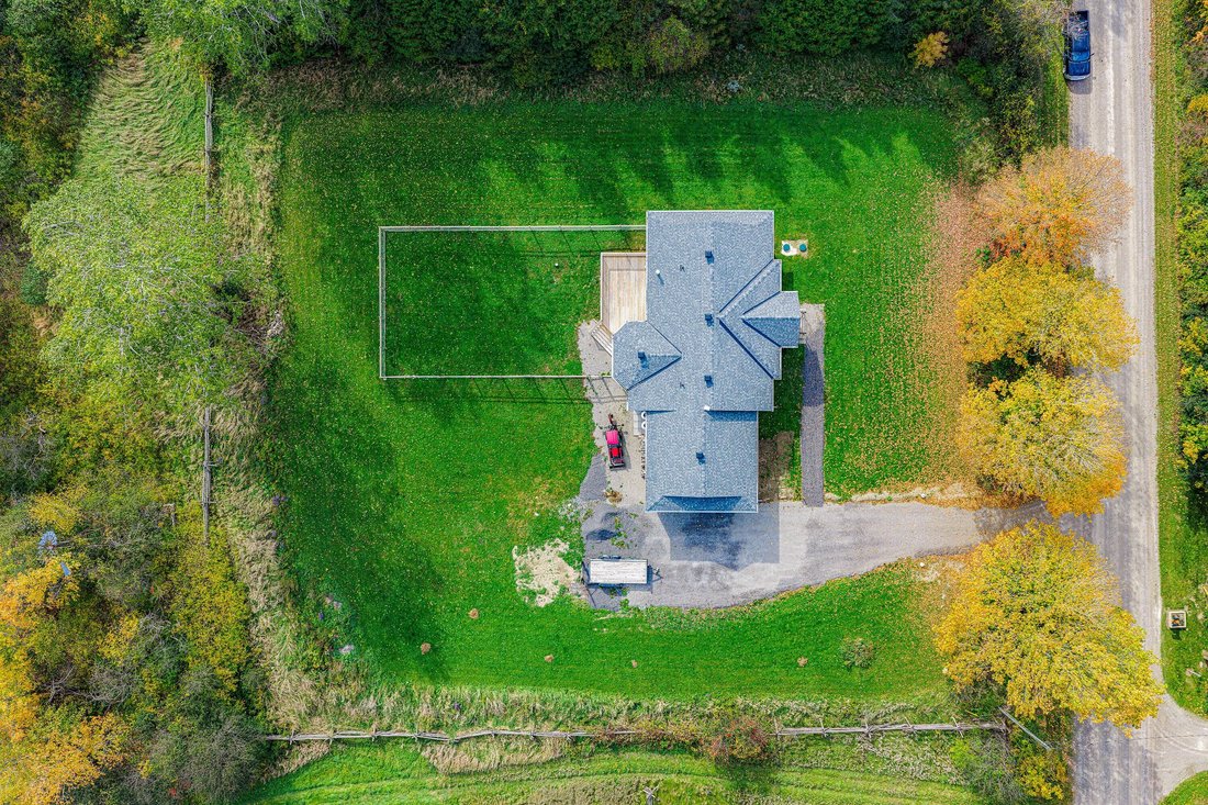 House in Elizabethtown-Kitley, Ontario, Canada 2 - 19096125