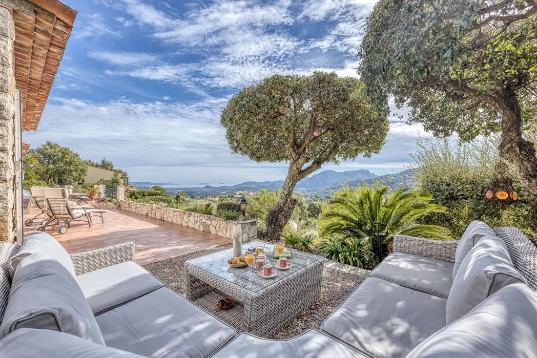 Villa a Les Adrets-de-l'Estérel, Provenza-Alpi-Costa Azzurra, Francia 1 - 19097841
