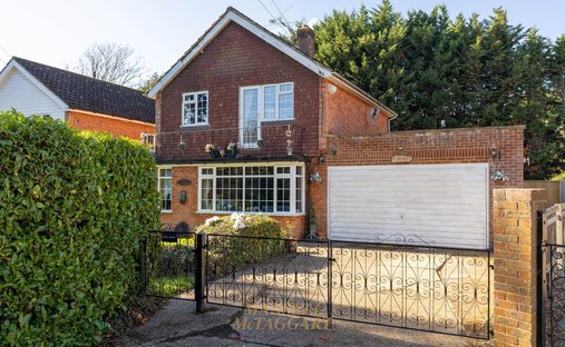 House in Charlwood, England 1