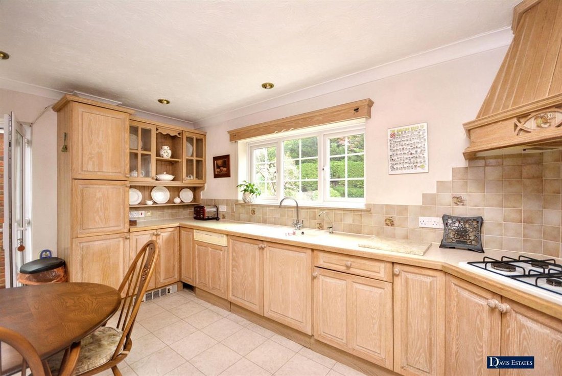 House in Great Nelmes, Romford, England 3 - 19094298