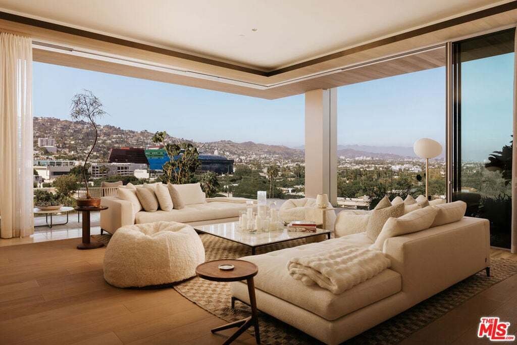 Condo in West Hollywood, California, United States 5 - 19094248