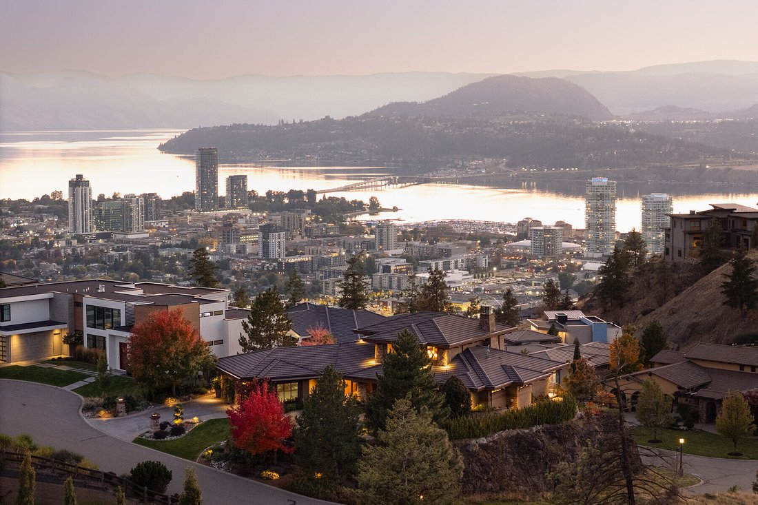 Haus in Kelowna, Britisch-Kolumbien, Kanada 1 - 19096128