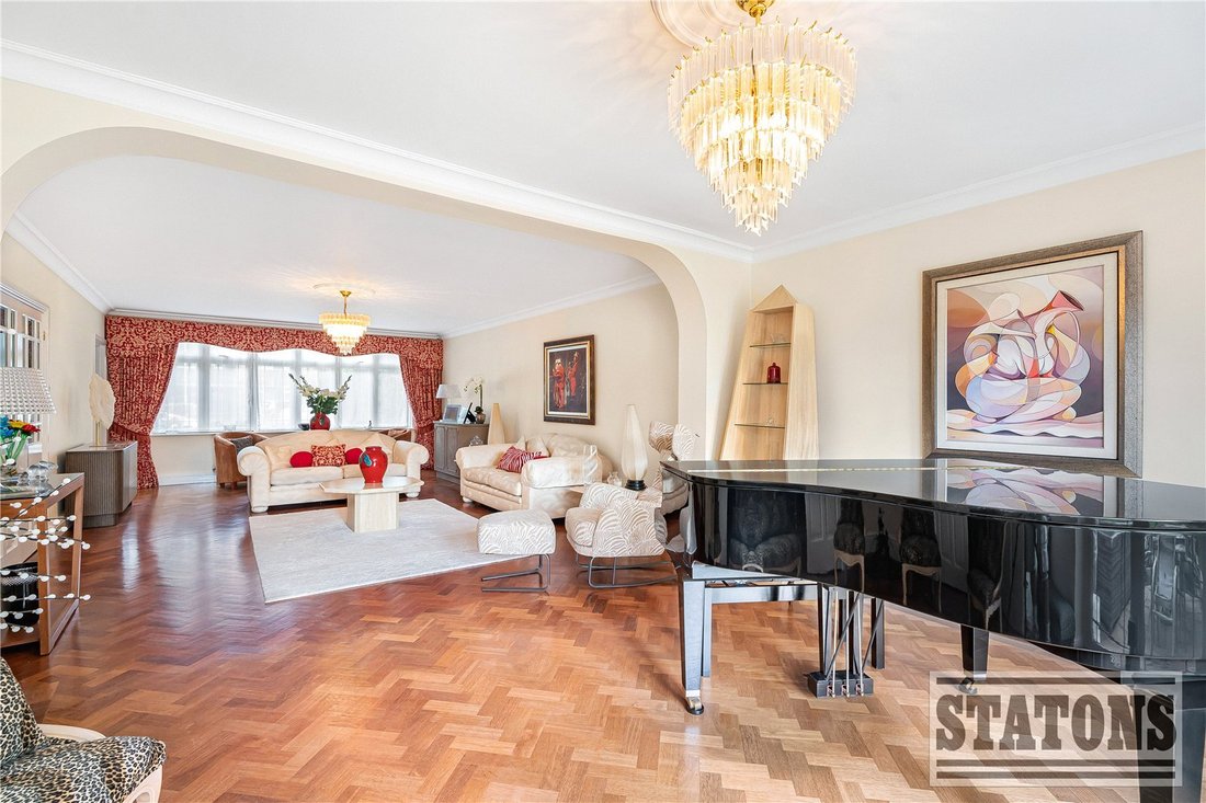 House in Barnet, England 4 - 19094419