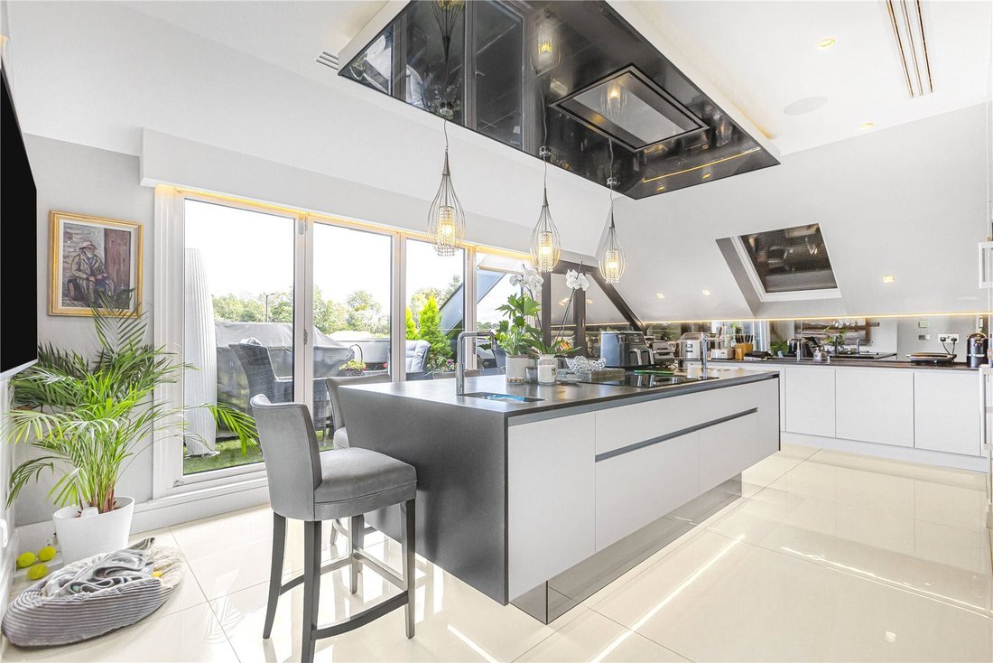 Penthouse in Ferney Hill, Enfield, England 5 - 19094586