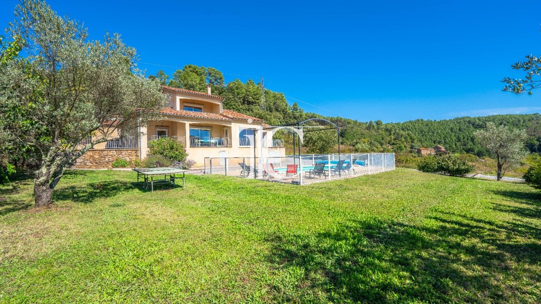 Villa in Les Vans, Auvergne-Rhône-Alpes, France 1 - 19098077