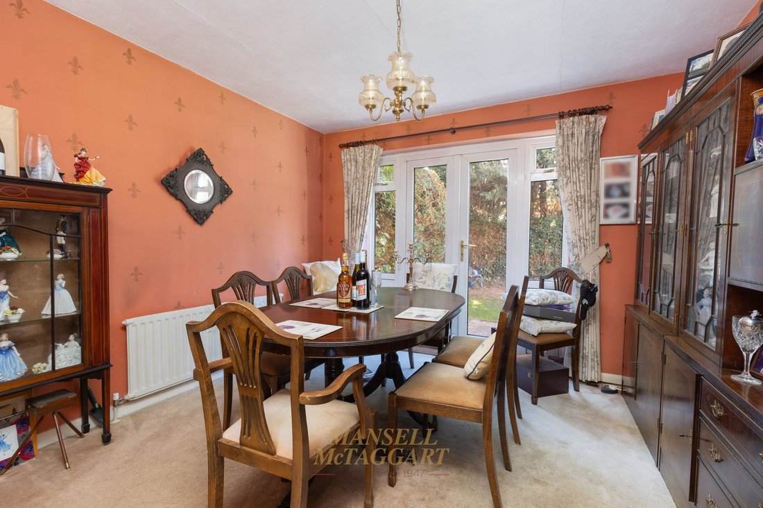 House in Charlwood, England 3 - 19095428