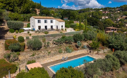 Villa in Nord Est, Ollioules, Frankreich 1