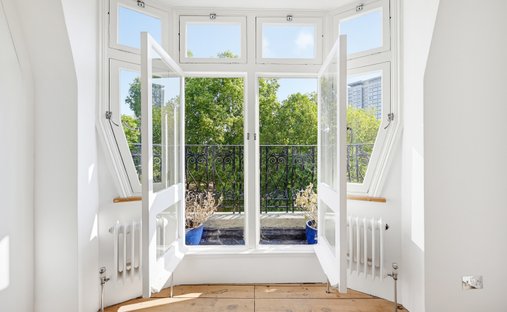Apartment in Little Venice, Westminster, England 1