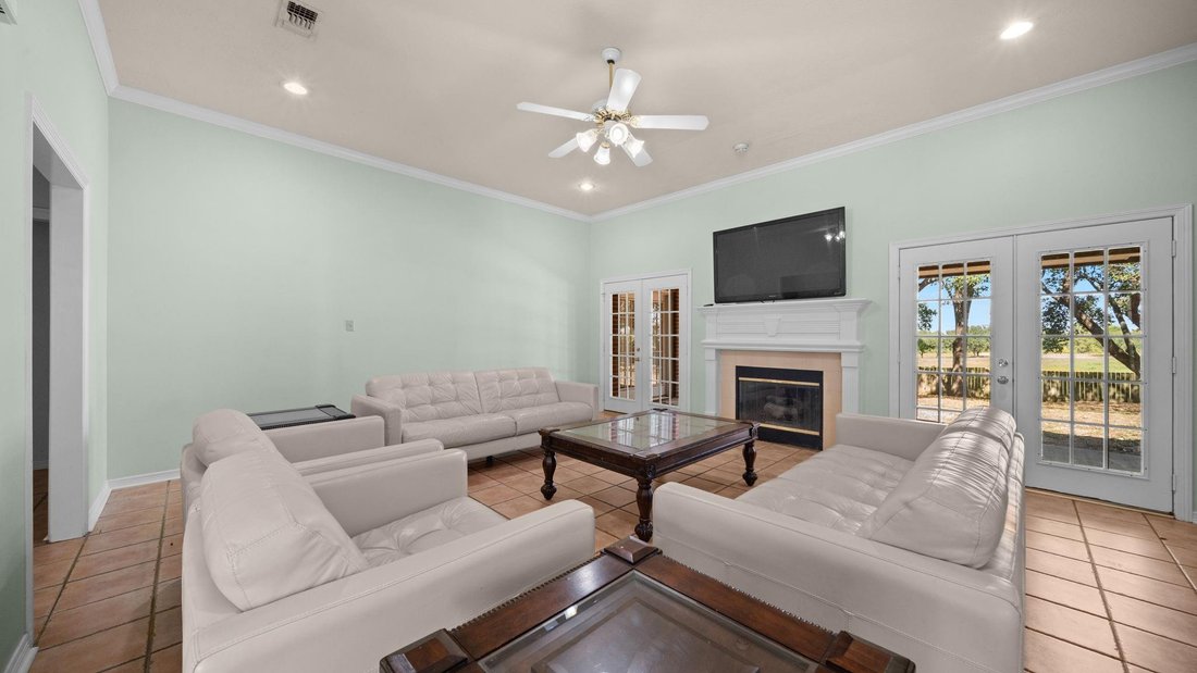 House in Brenham, Texas, United States 3 - 19097610