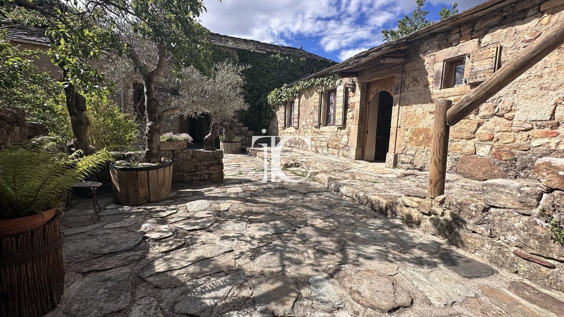 Tenuta a Les Vans, Auvergne-Rodano-Alpi, Francia 5 - 19098123
