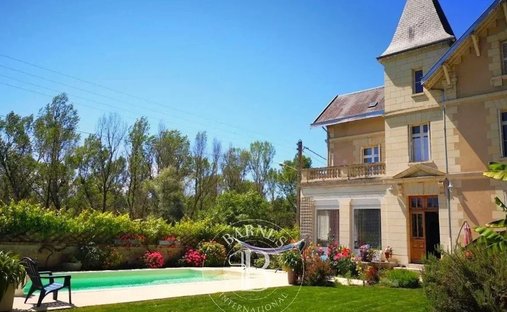 Maison à Luynes, Centre-Val de Loire, France 1