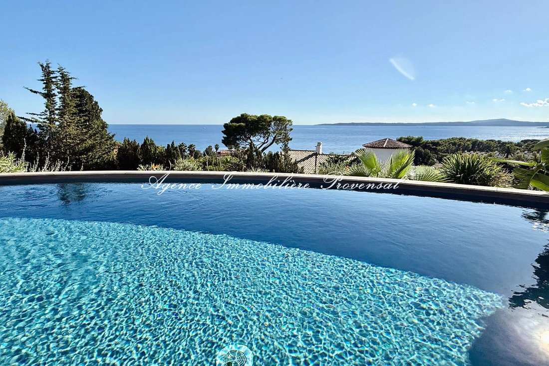 Villa en Les Issambres, Roquebrune-sur-Argens, Francia 1 - 19094970
