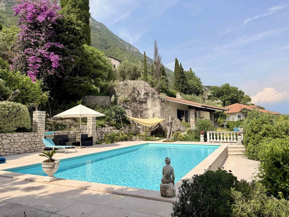Villa en Gargnano, Lombardía, Italia 1 - 19094879