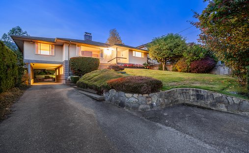 House in West Vancouver, British Columbia, Canada 1